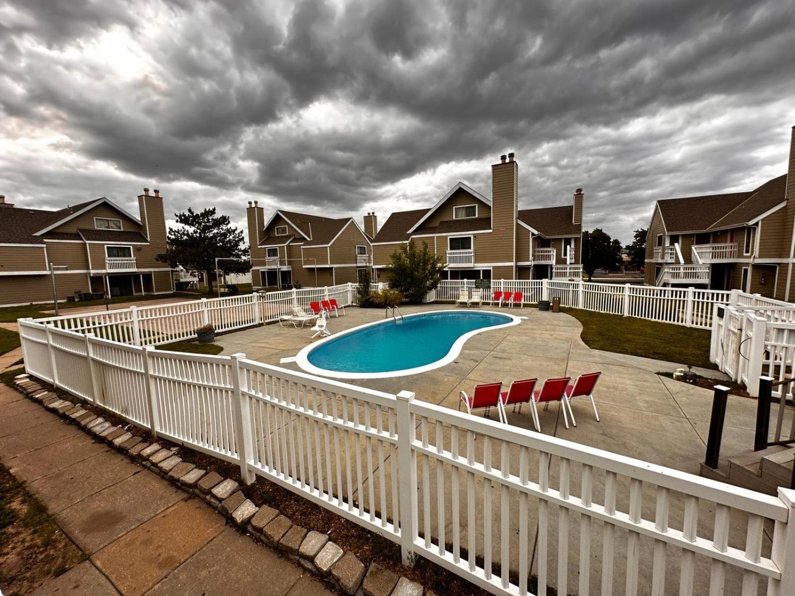 Hawthorn Suites Wichita East Extérieur photo