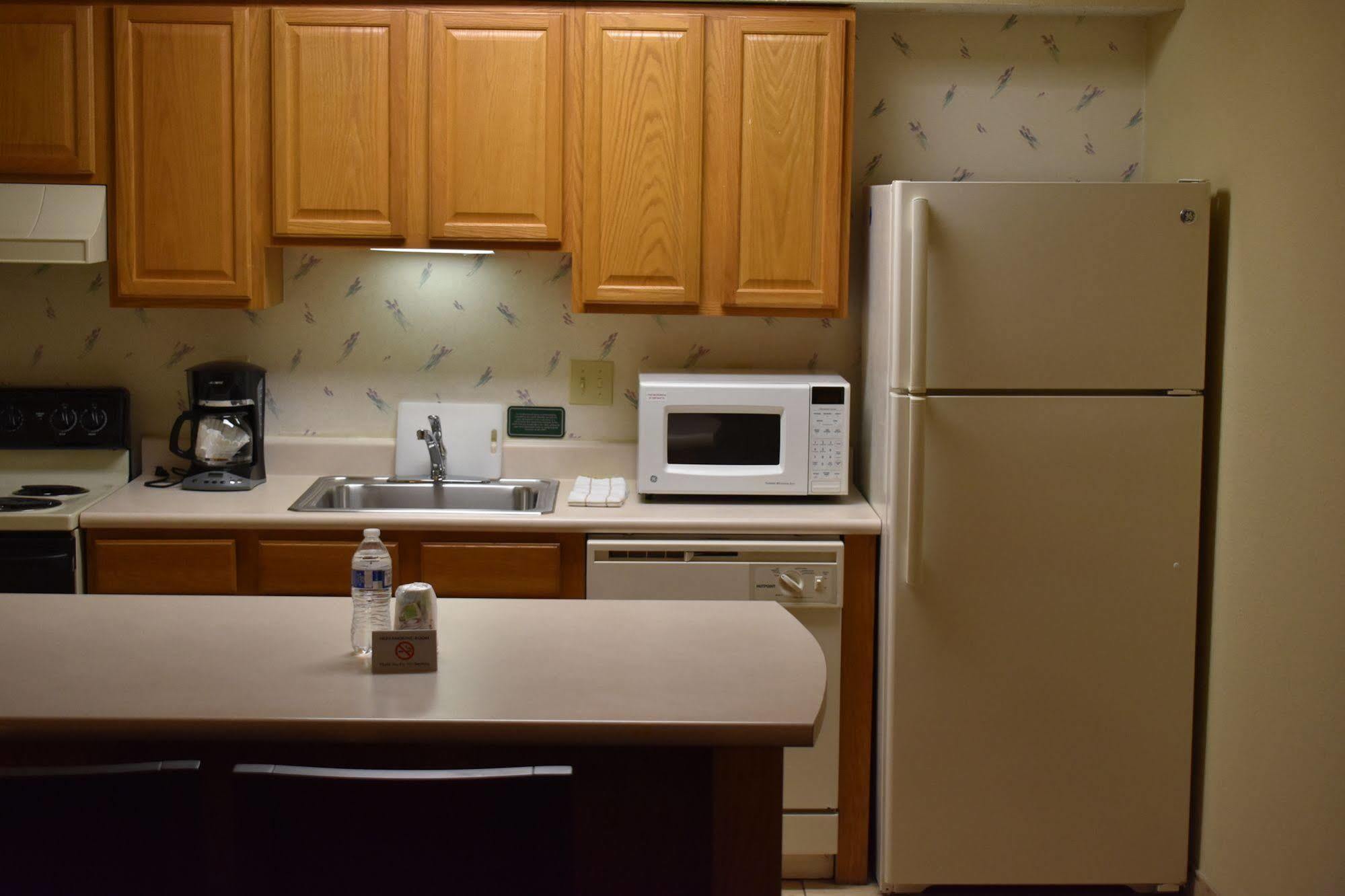 Hawthorn Suites Wichita East Extérieur photo