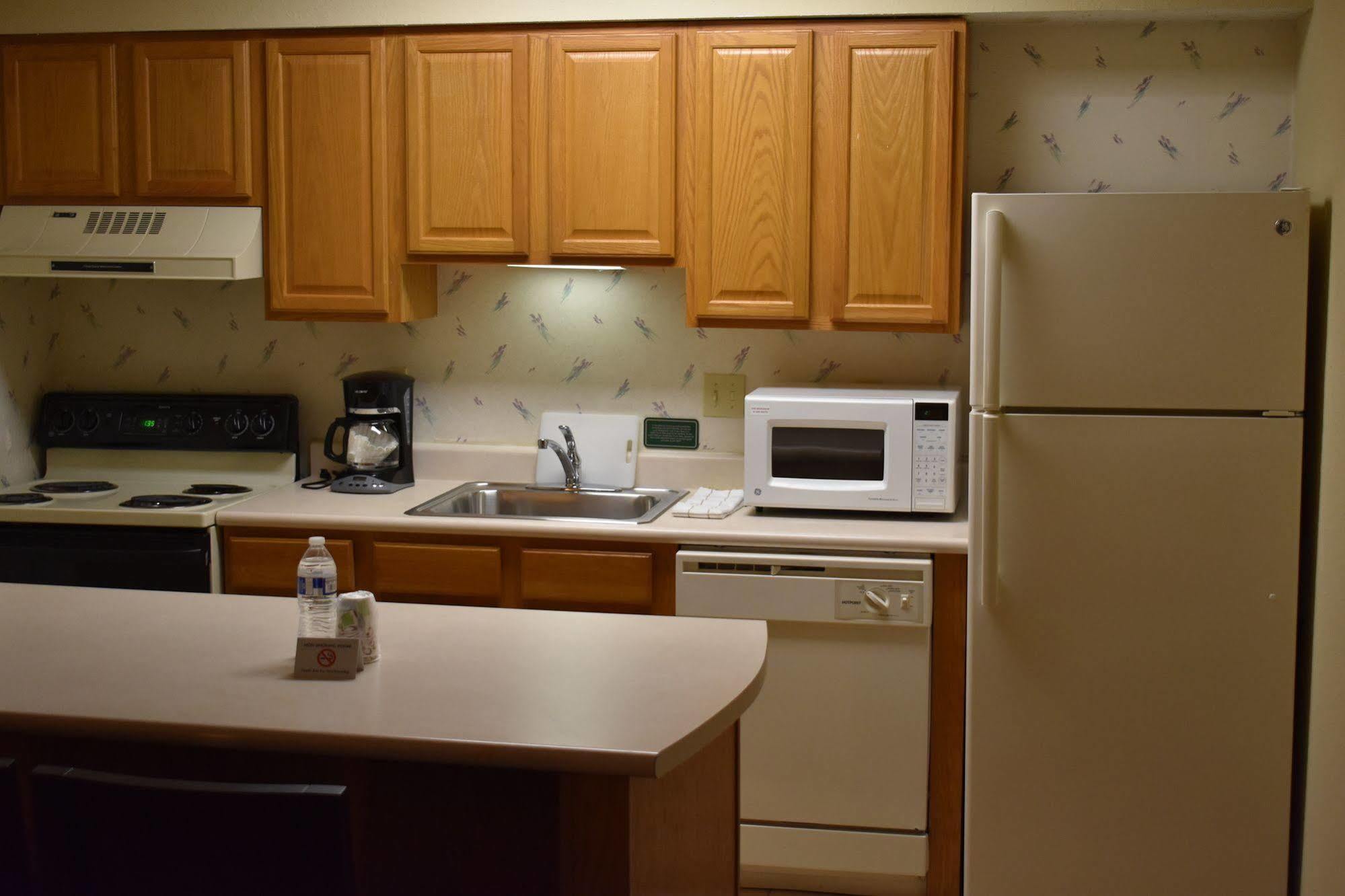 Hawthorn Suites Wichita East Extérieur photo